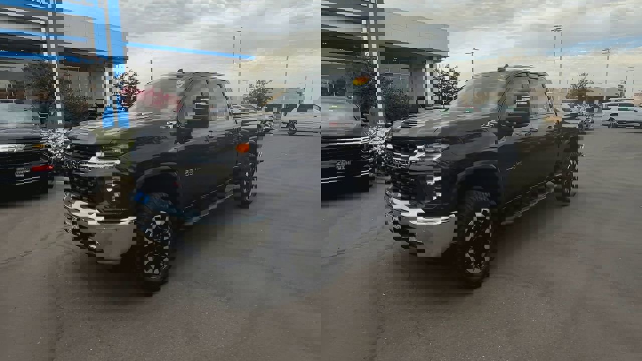 Used 2020 Chevrolet Silverado 2500 LT w/ All Star Edition image 3