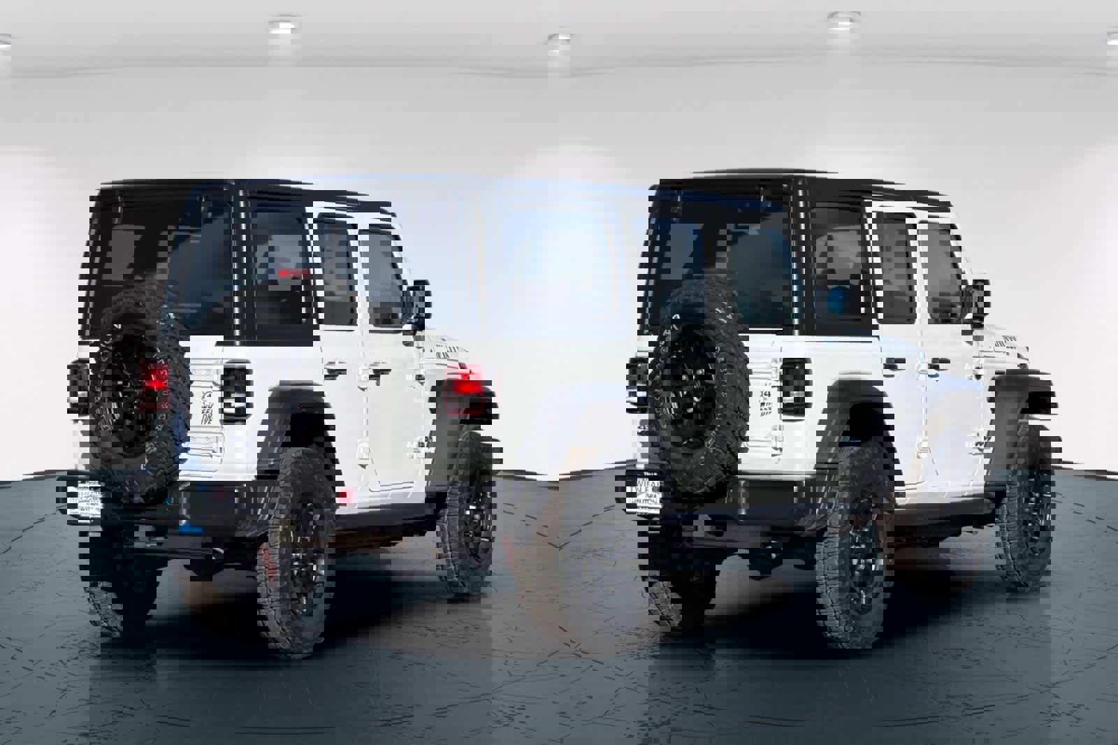 Used 2023 Jeep Wrangler Unlimited w/ Cold Weather Group image 2