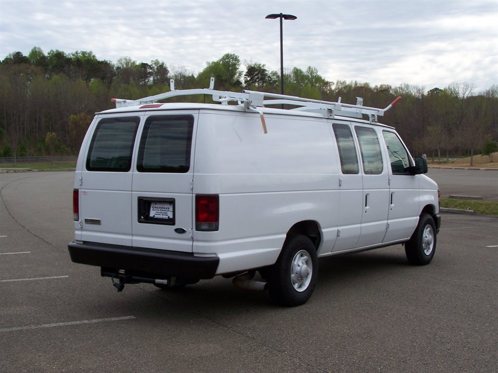 Used 2009 Ford E-350 and Econoline 350 Extended Super Duty image 2