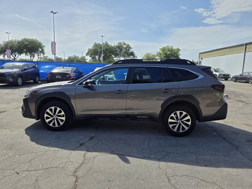 Certified 2023 Subaru Outback Premium AWD/4WD image 6