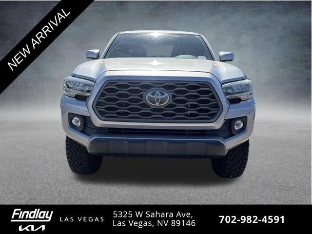 Used 2020 Toyota Tacoma TRD Off-Road w/ Technology Package RWD image 2