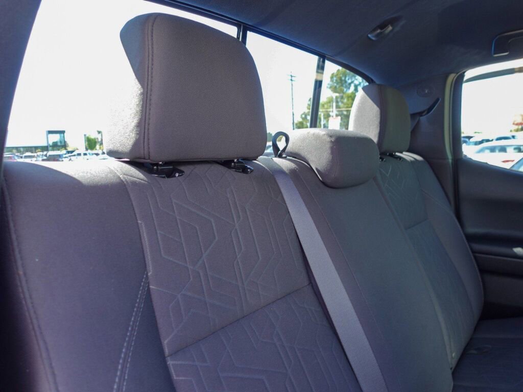 Certified 2017 Toyota Tacoma TRD Sport w/ Tow Package (A/T) image 13