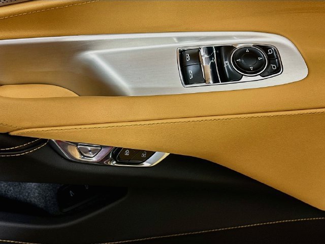 Used 2022 Chevrolet Corvette Stingray Preferred Cpe w/ Z51 Performance Package RWD image 18