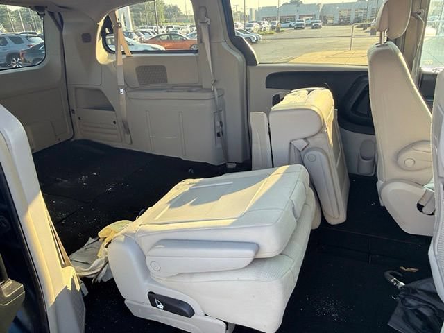 Used 2011 Dodge Grand Caravan Crew FWD image 9