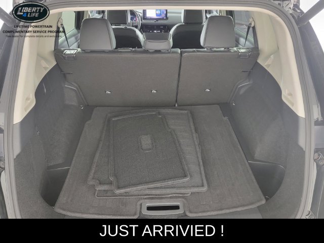 Used 2026 Nissan Rogue SL AWD/4WD image 16