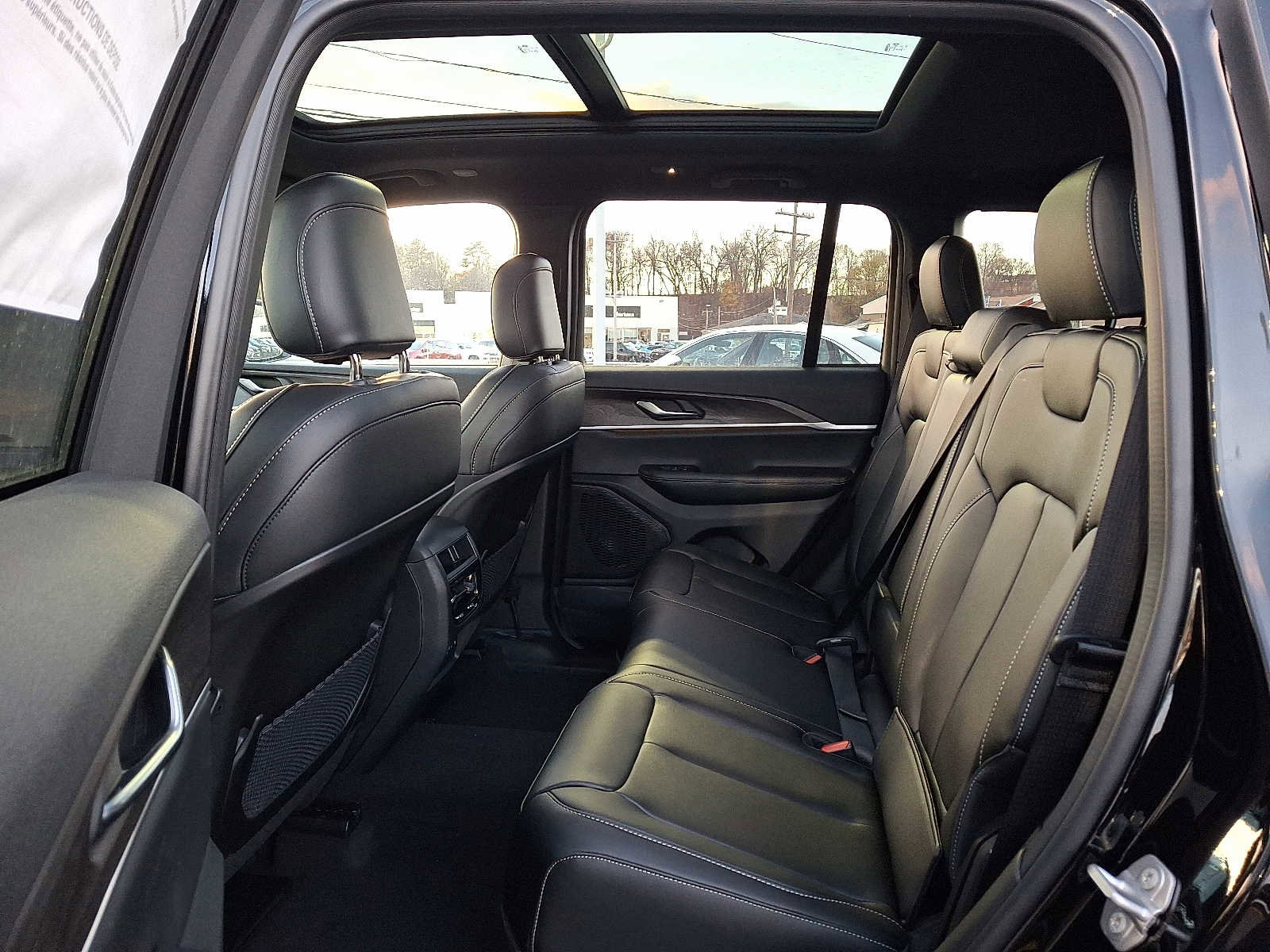 New 2025 Jeep Grand Cherokee Limited image 6