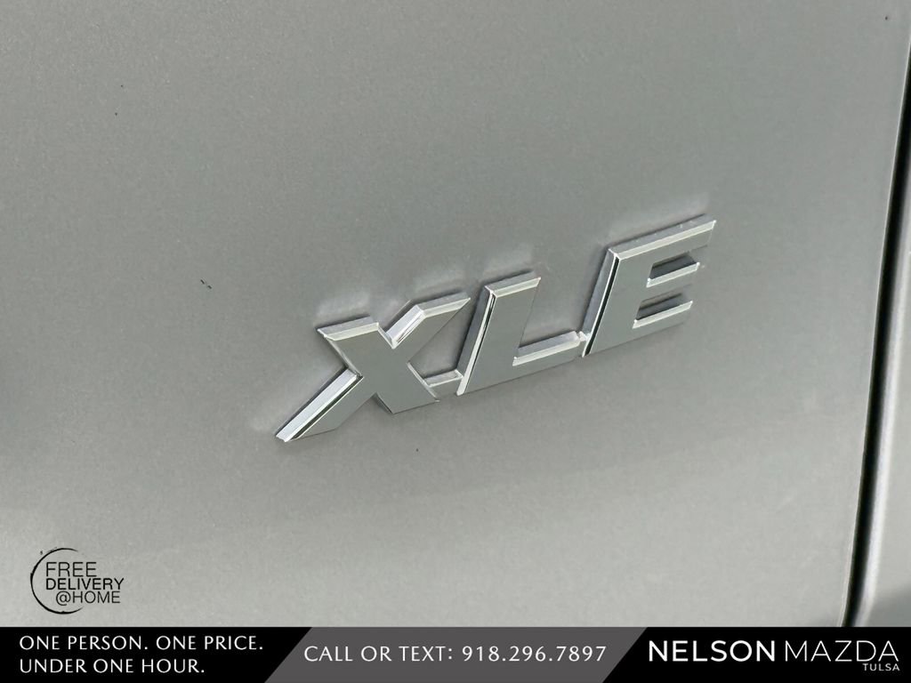 Used 2020 Toyota RAV4 XLE FWD image 17