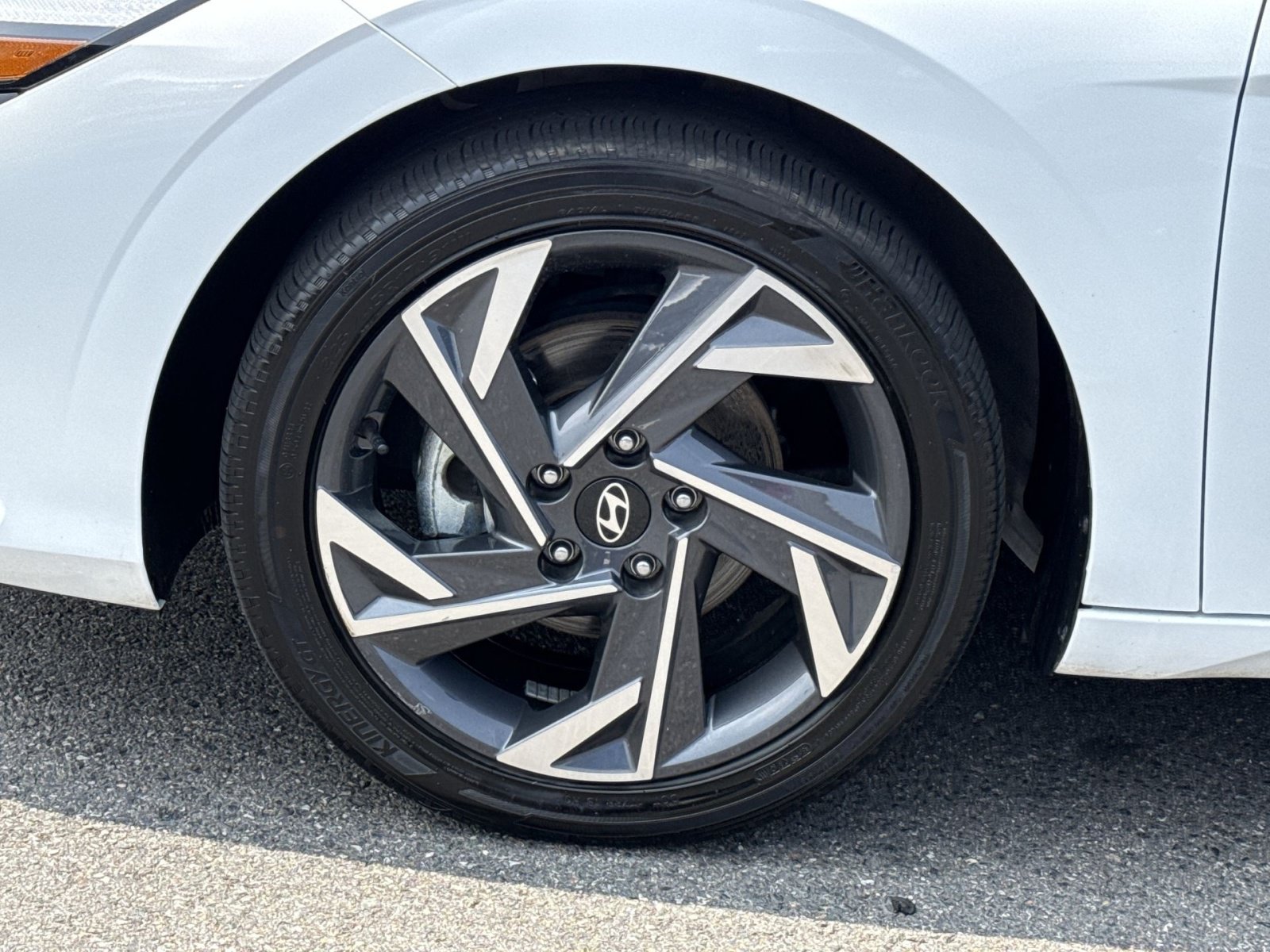 Certified 2025 Hyundai Elantra SEL FWD image 12