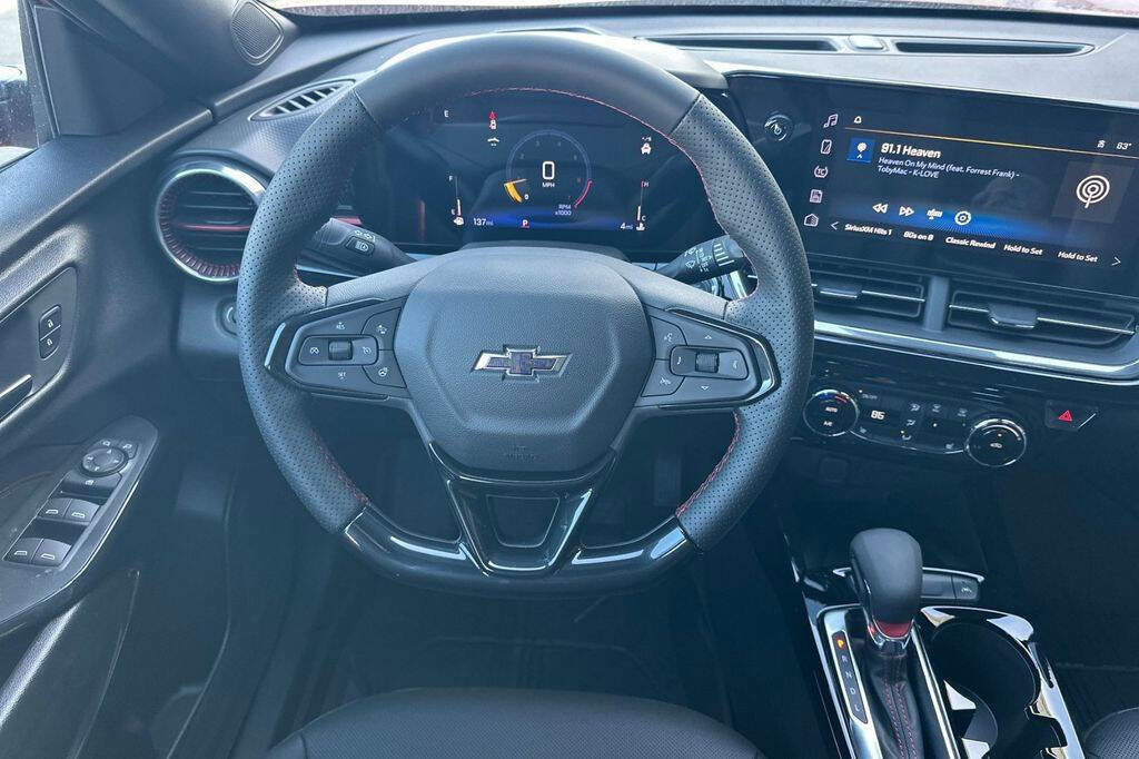 New 2026 Chevrolet Trax RS w/ Sunroof Package image 15