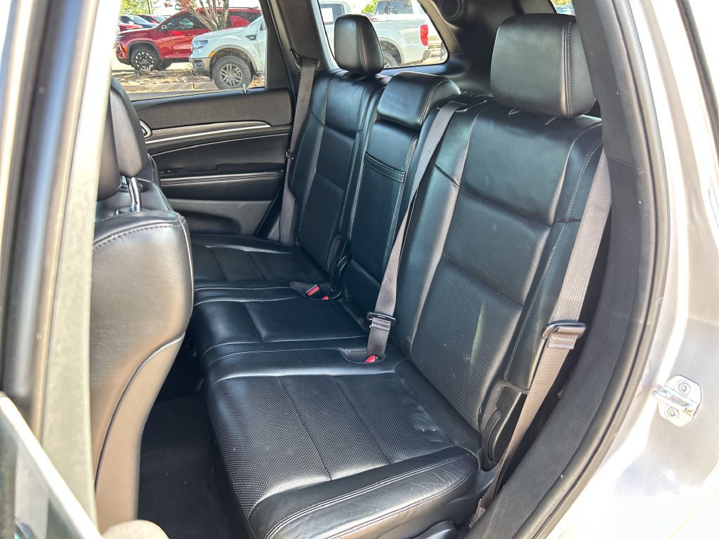 Used 2019 Jeep Grand Cherokee Limited w/ Luxury Group II AWD/4WD image 19