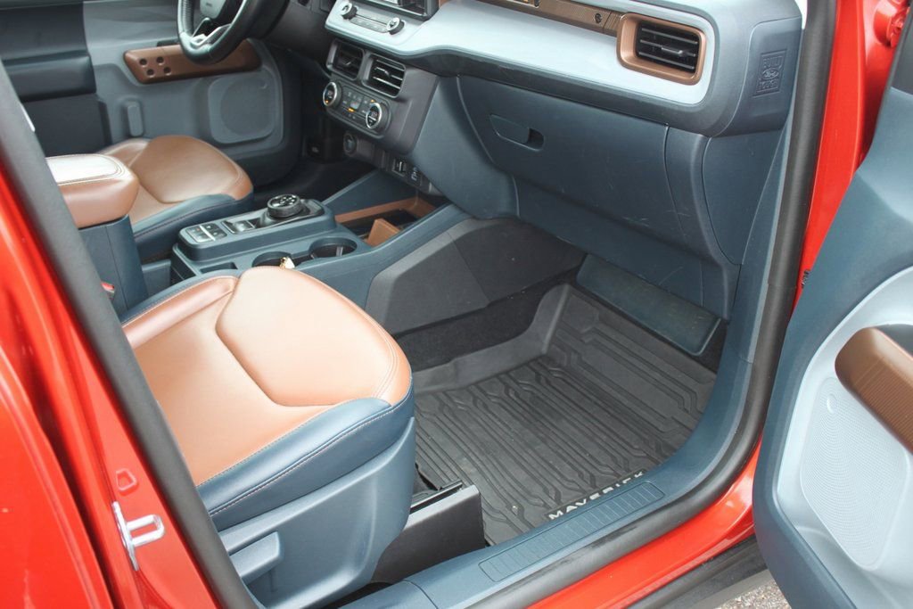 Used 2022 Ford Maverick Lariat FWD image 5