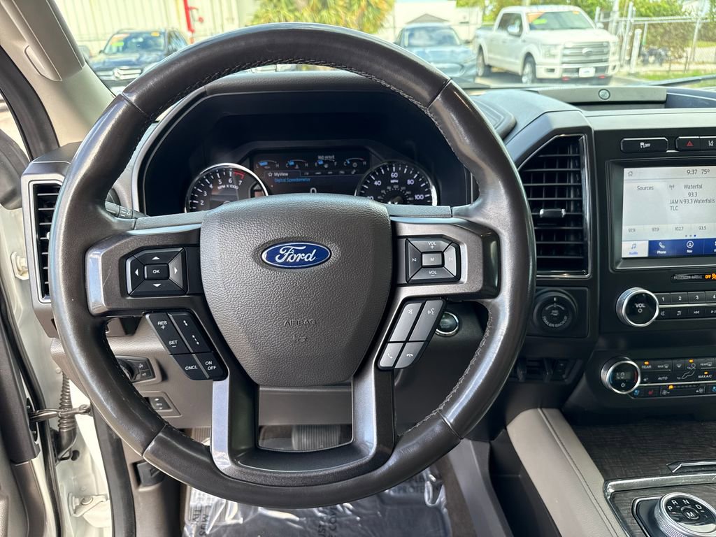 Used 2021 Ford Expedition Max Limited image 15