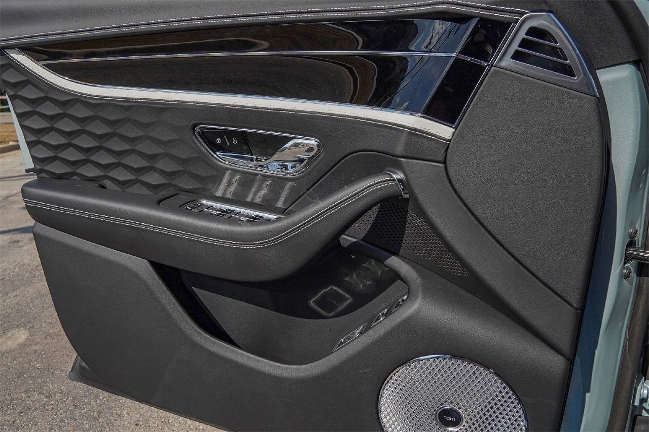 New 2026 Bentley Flying Spur Plug-In Hybrid image 31