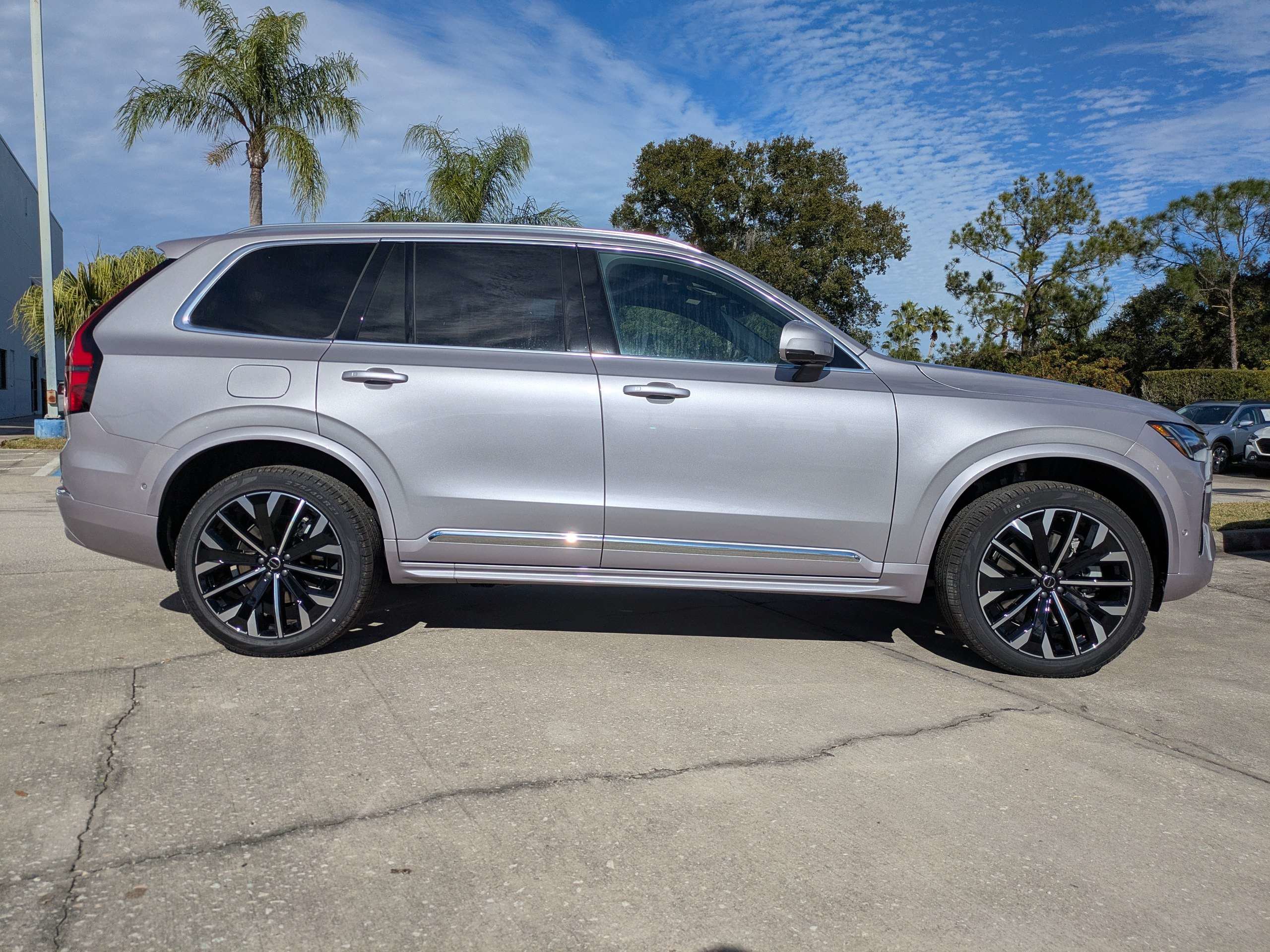 New 2026 Volvo XC90 T8 Plus w/ Protection Package Premier AWD/4WD image 3