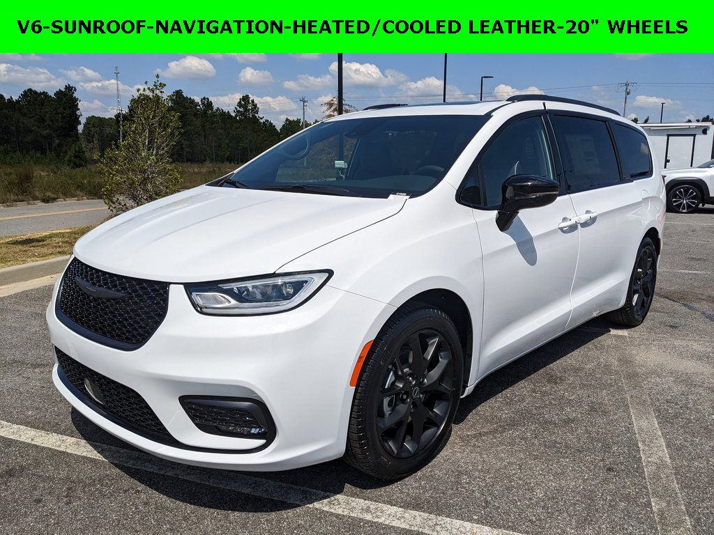 New 2026 Chrysler Pacifica Limited w/ S Appearance Package