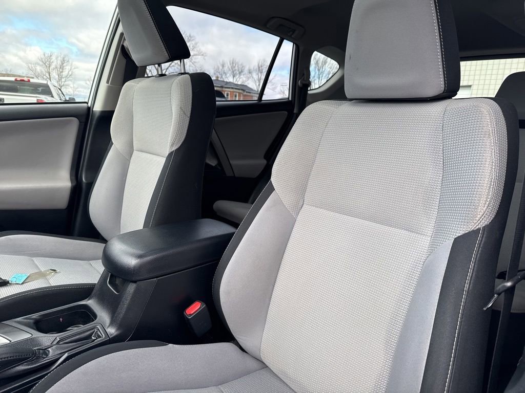 Used 2018 Toyota RAV4 XLE w/ Plus Extra Value Package image 29