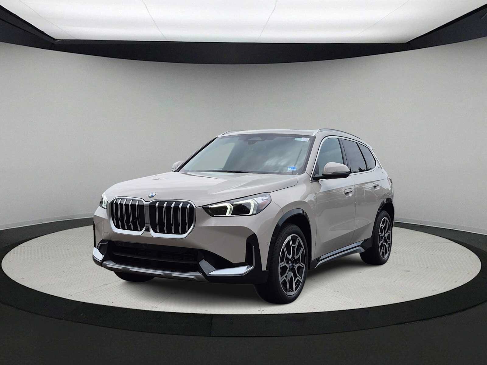 New 2026 BMW X1 xDrive28i w/ Technology Package AWD/4WD image 4