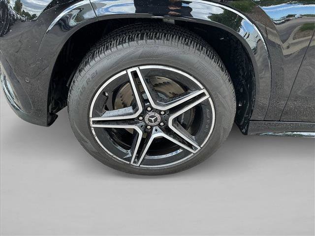 Used 2024 Mercedes-Benz GLS 450 4MATIC image 9