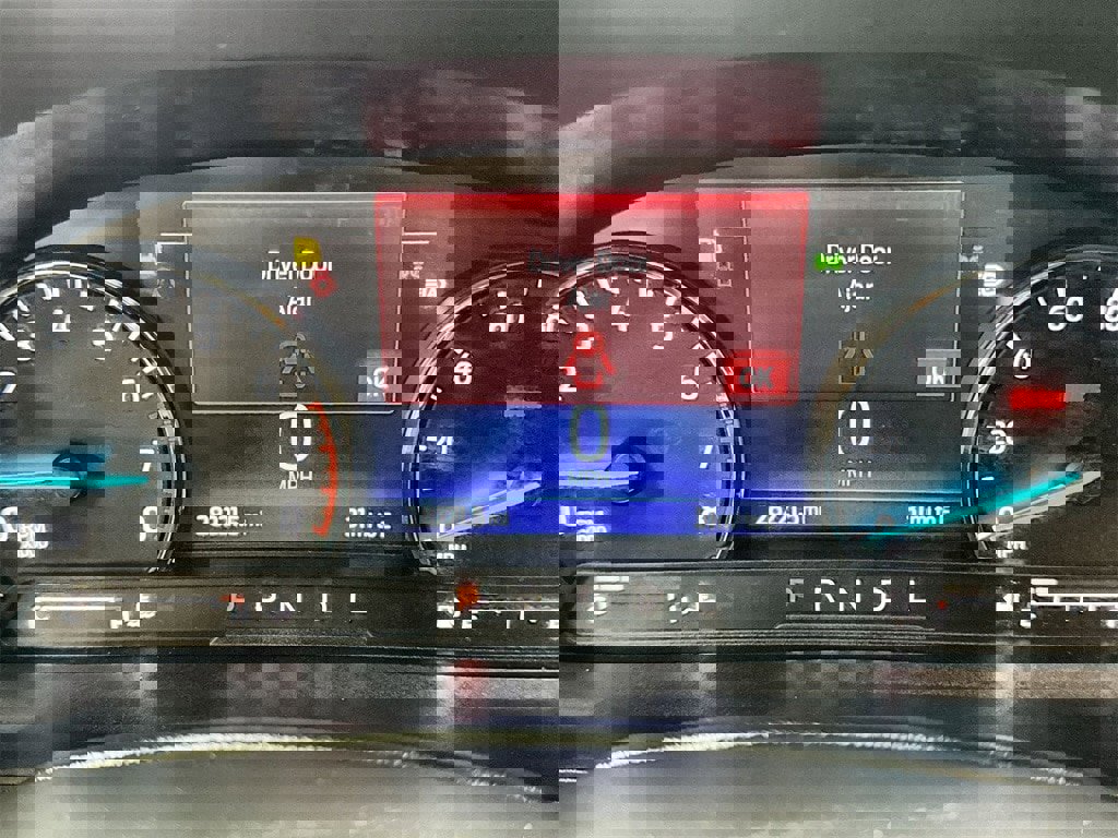 Used 2022 Ford Explorer XLT image 18