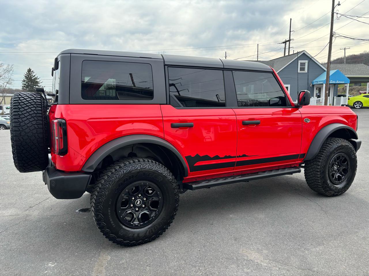 Used 2022 Ford Bronco Wildtrak image 5