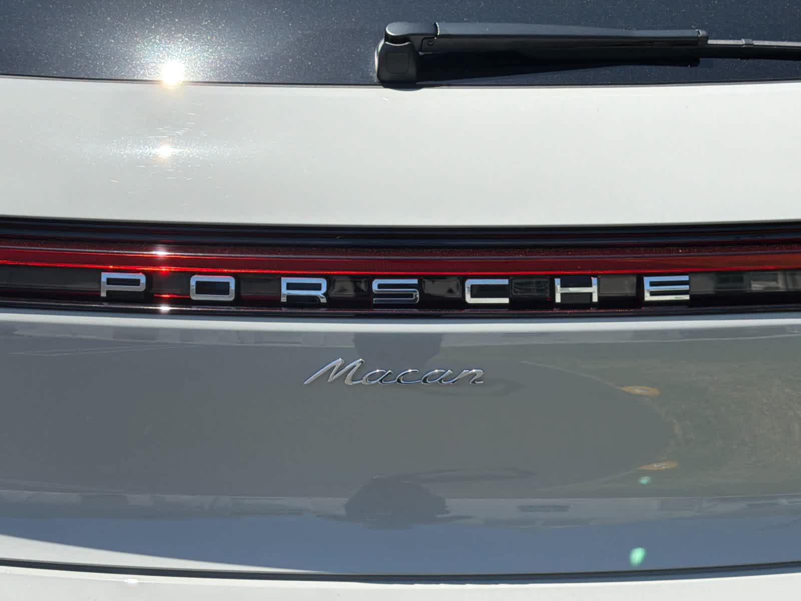 Used 2026 Porsche Macan AWD/4WD image 31