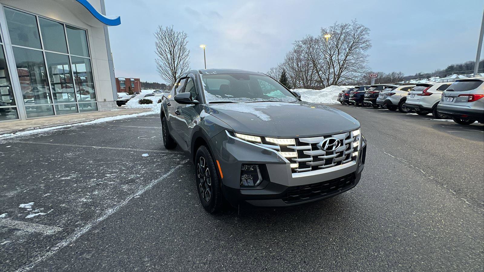 Used 2024 Hyundai Santa Cruz SEL image 2