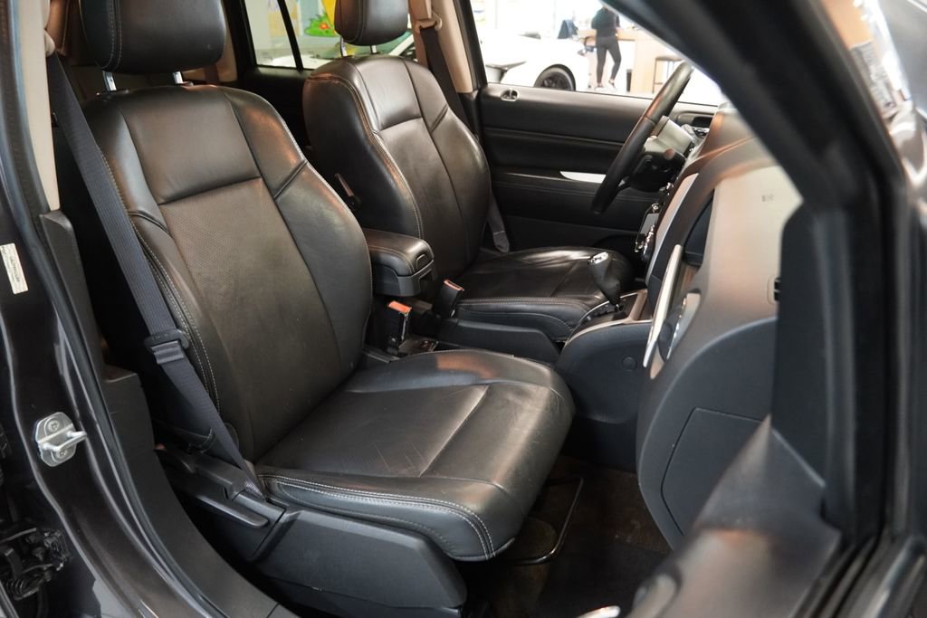 Used 2017 Jeep Compass High Altitude AWD/4WD image 32