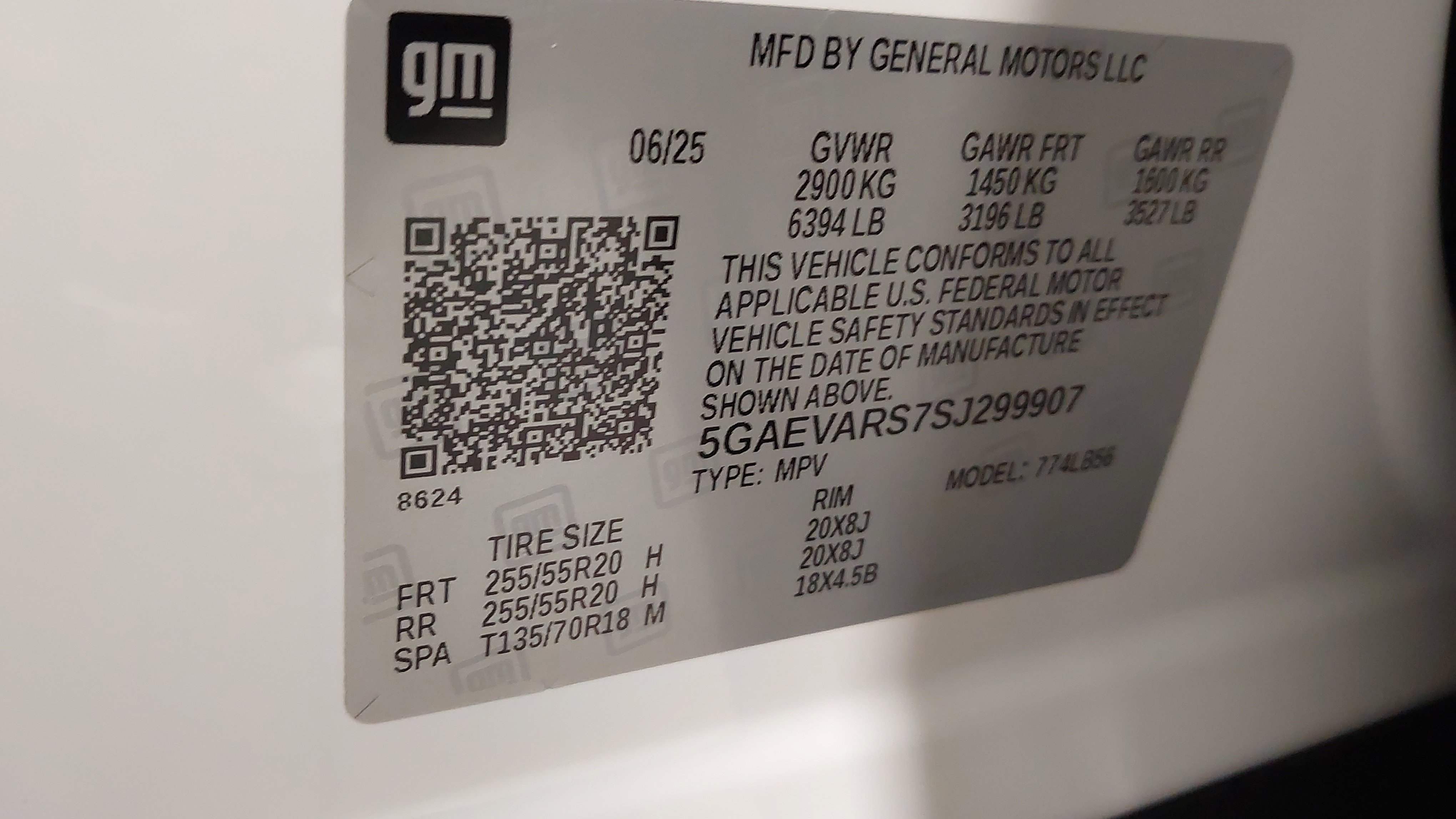 Used 2025 Buick Enclave Preferred AWD/4WD image 34