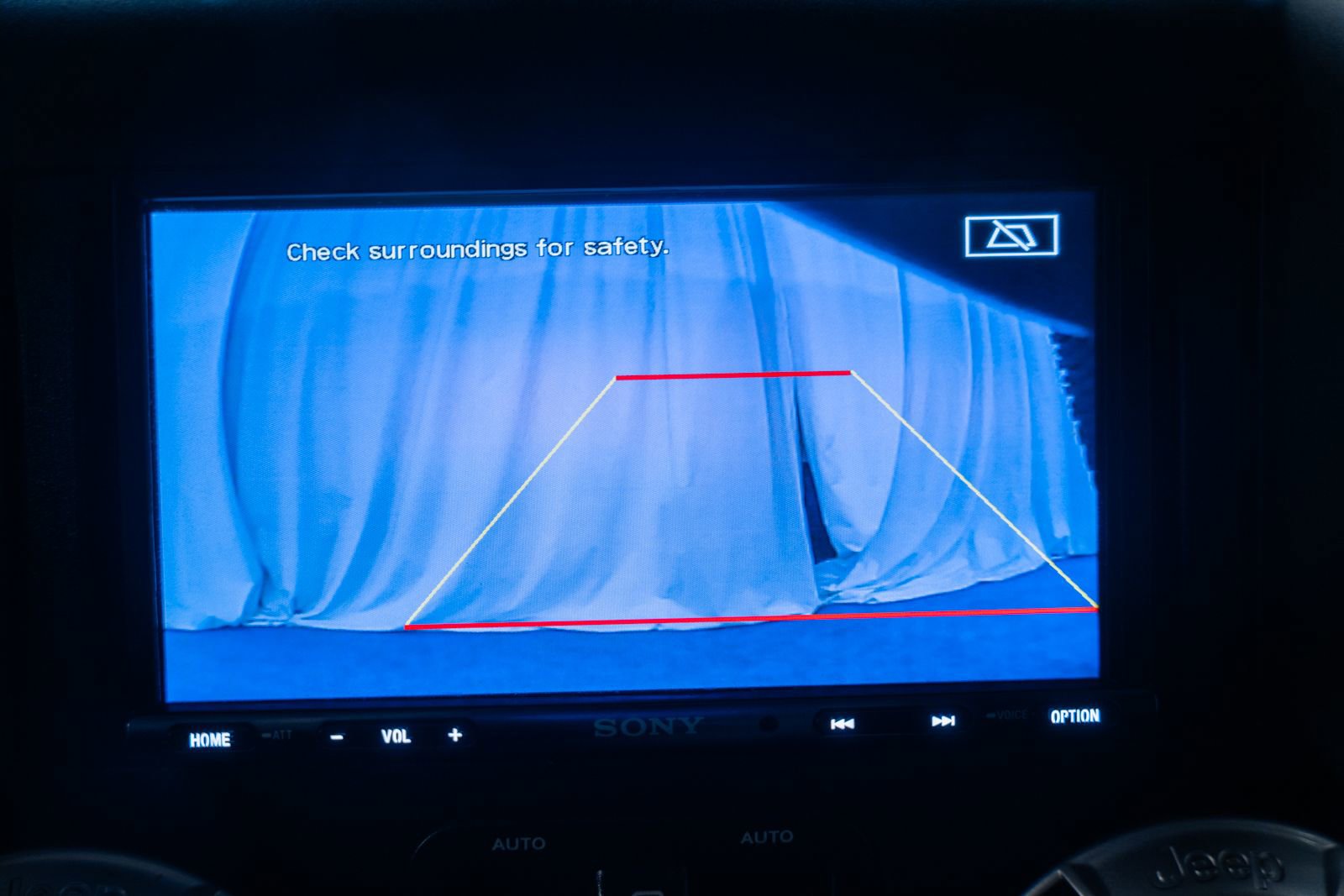 Used 2018 Jeep Wrangler Unlimited Sahara w/ Connectivity Group image 41