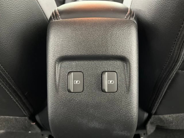 Used 2024 Nissan Kicks SR w/ SR Premium Package FWD image 43