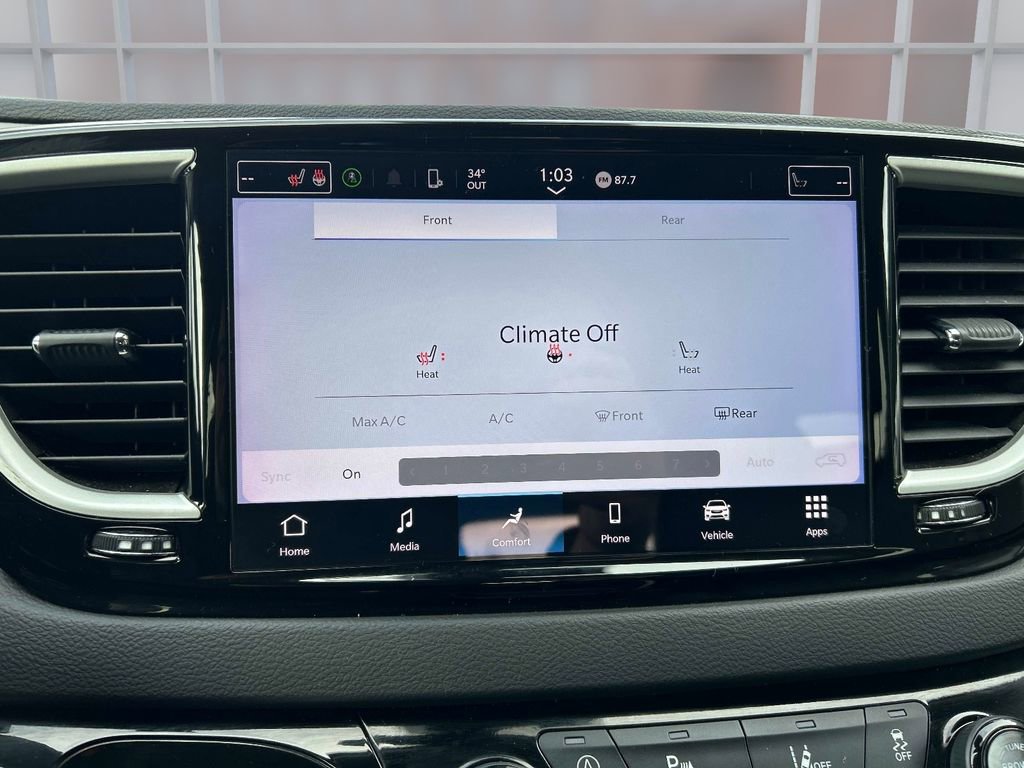 Used 2024 Chrysler Pacifica Touring-L image 31