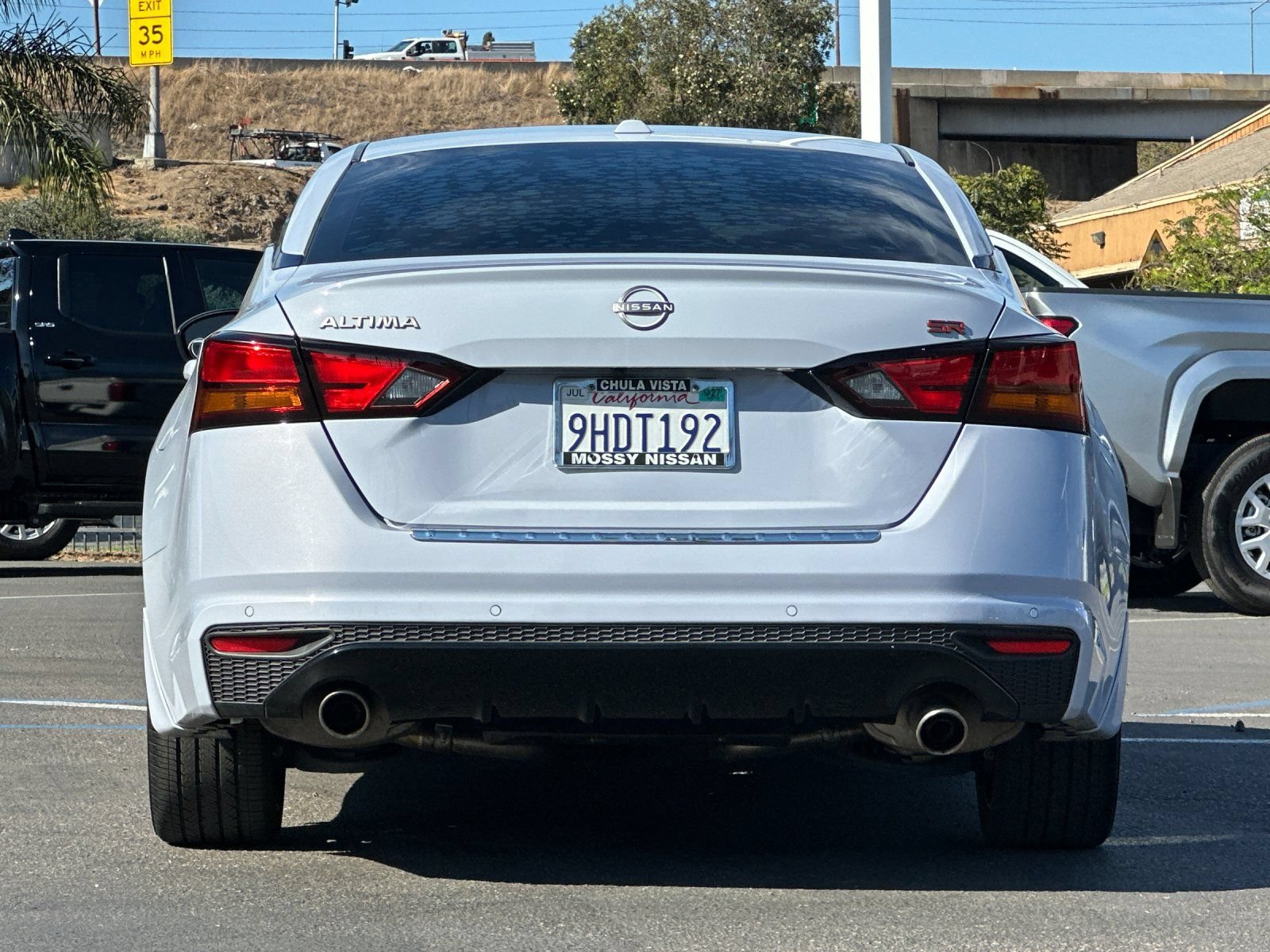Used 2023 Nissan Altima 2.5 SR w/ SR Premium Package FWD image 4