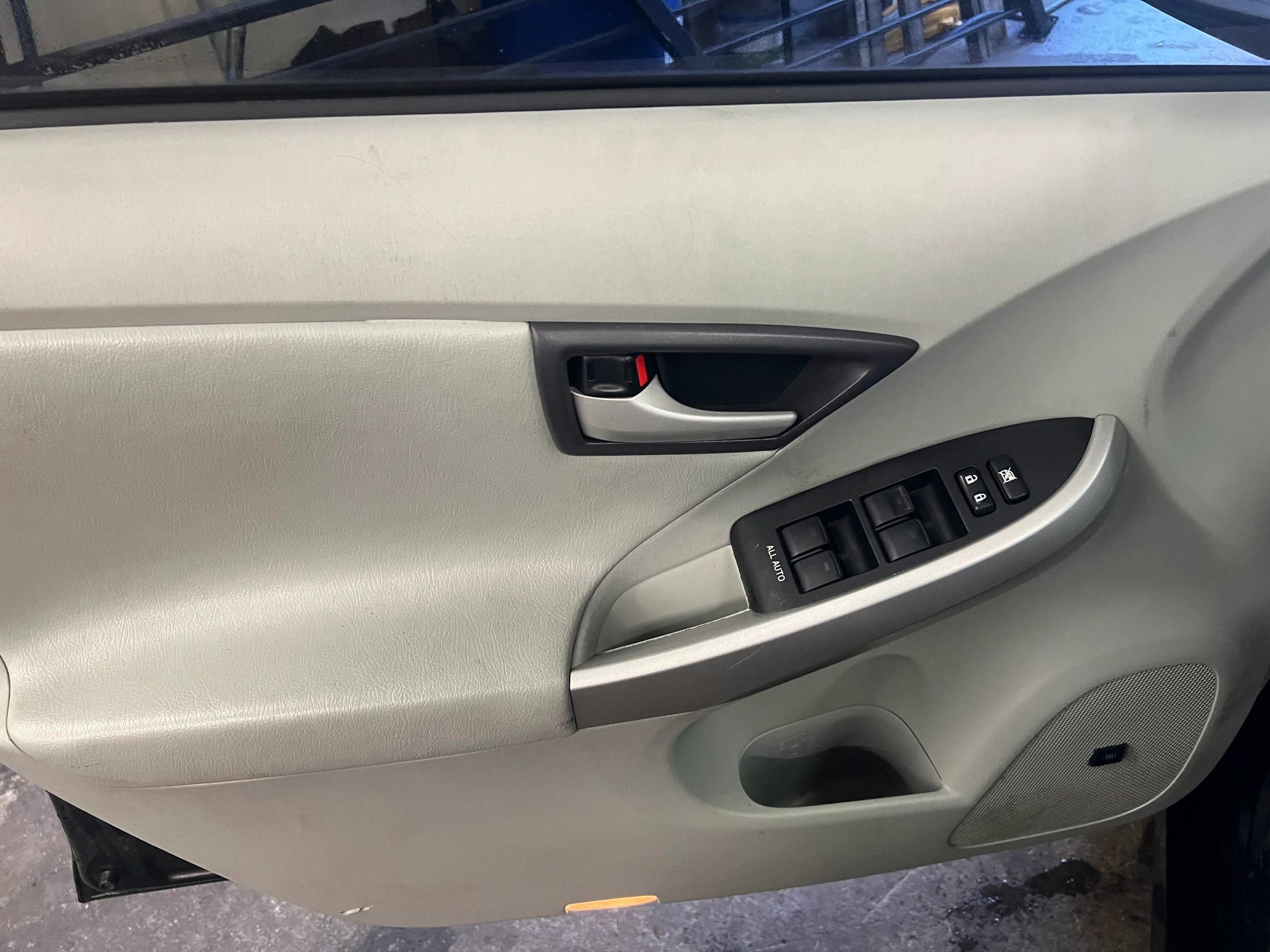 Used 2010 Toyota Prius Two image 9