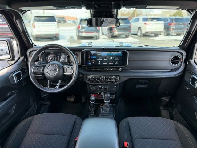 Used 2024 Jeep Gladiator Mojave w/ Convenience Group video 2