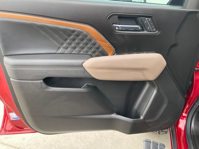 Used 2026 GMC Canyon Denali AWD/4WD image 14