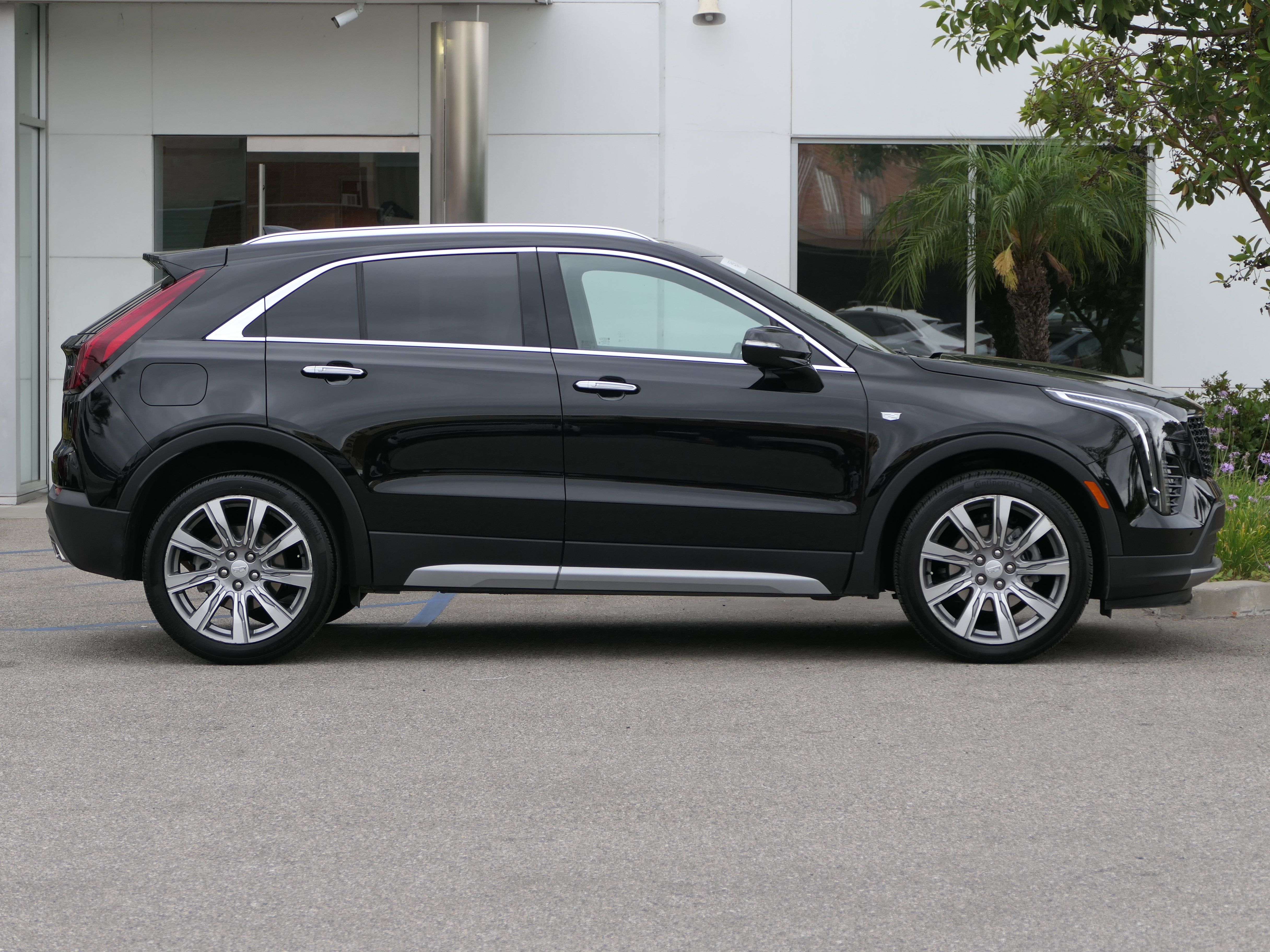 Certified 2023 Cadillac XT4 Premium Luxury w/ Technology Package FWD image 7