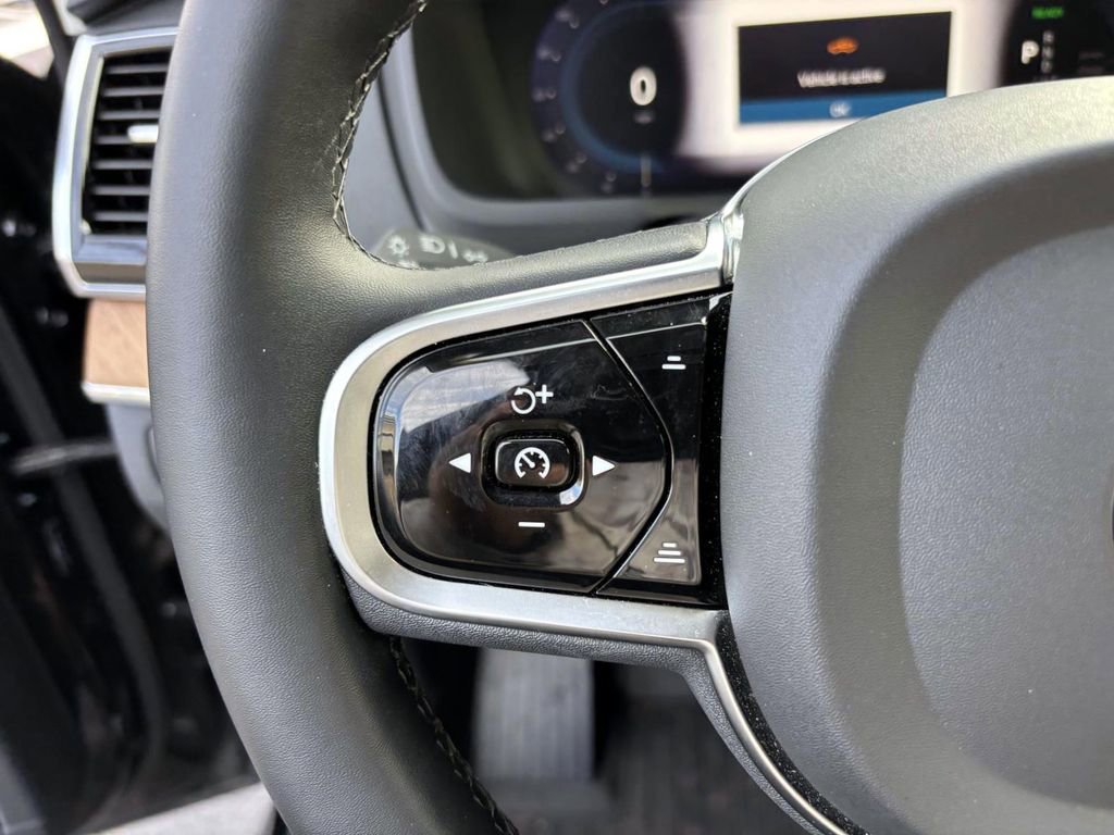 Used 2023 Volvo XC90 T8 Plus w/ Protection Package Premier image 18