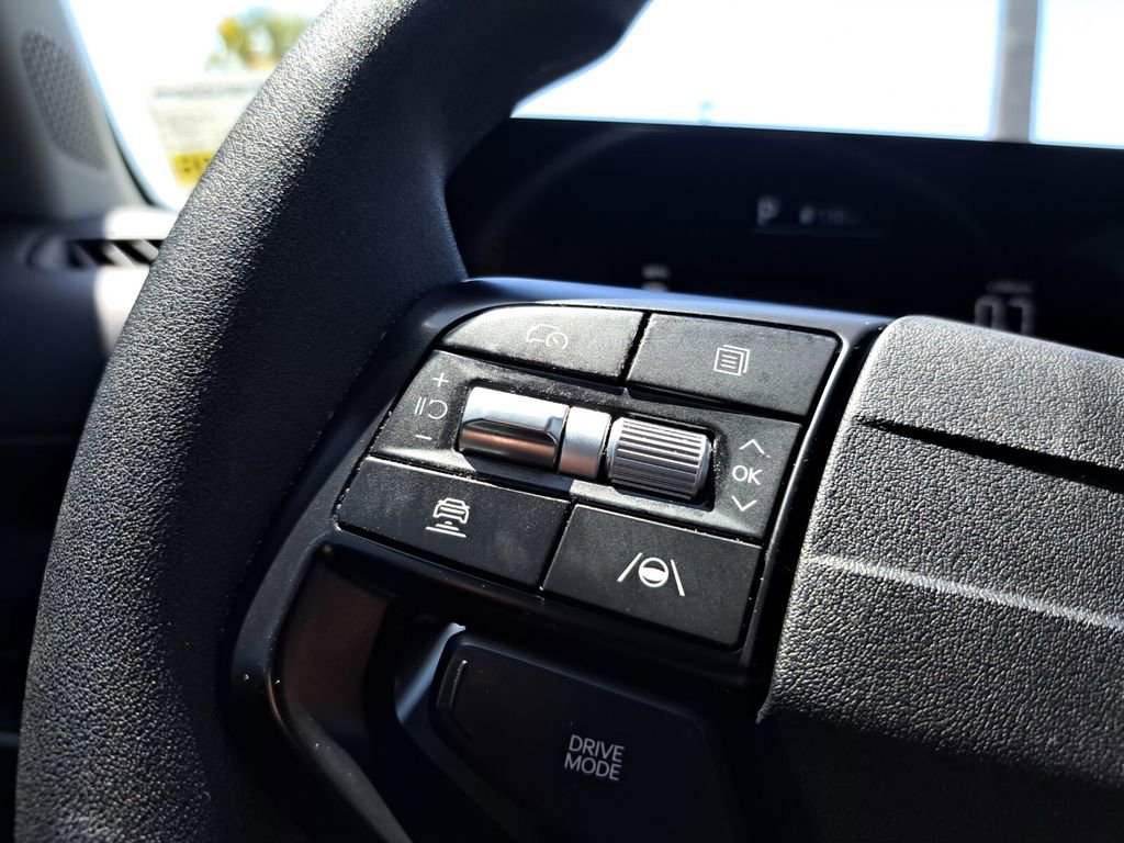 Used 2025 Kia K4 FWD image 14