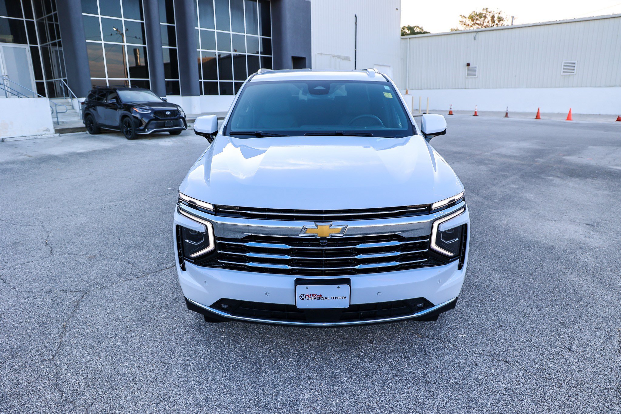 Used 2026 Chevrolet Tahoe LT w/ Comfort Package AWD/4WD image 4