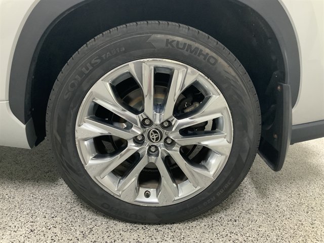 Used 2020 Toyota Highlander Limited AWD/4WD image 12
