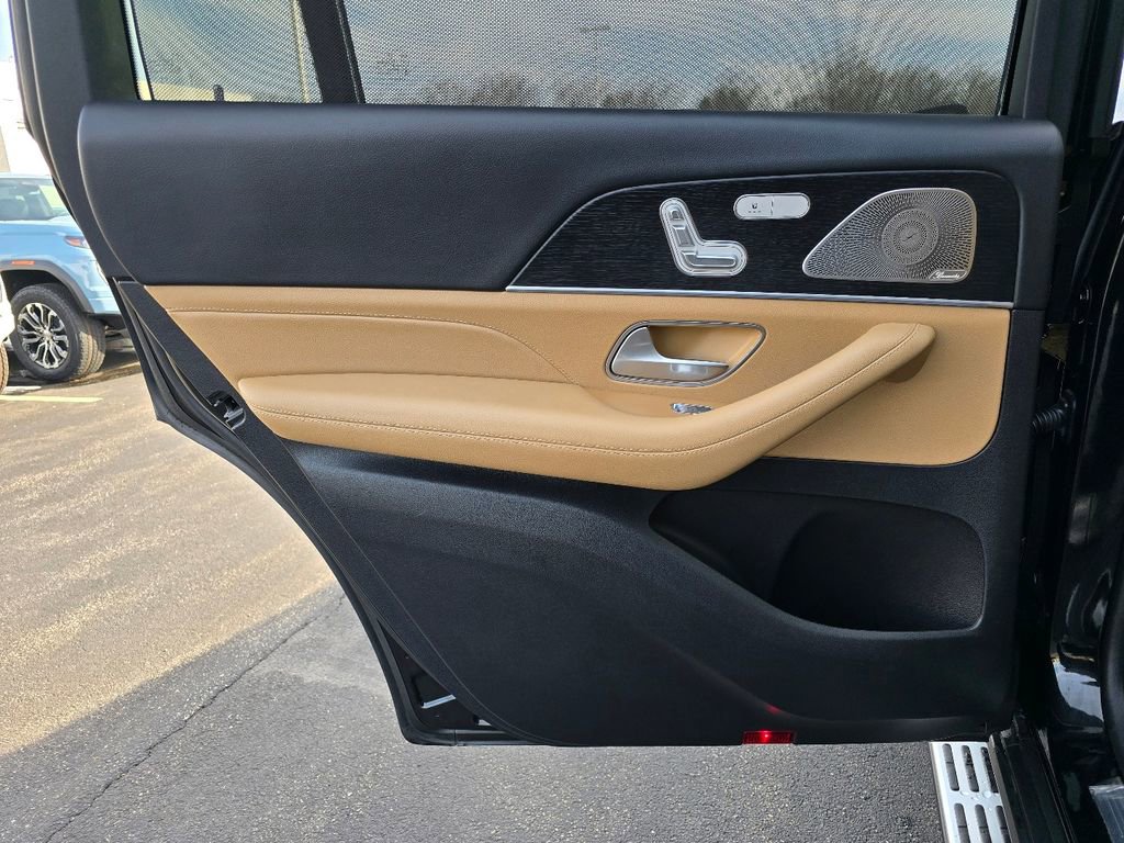 Used 2024 Mercedes-Benz GLS 450 4MATIC image 27