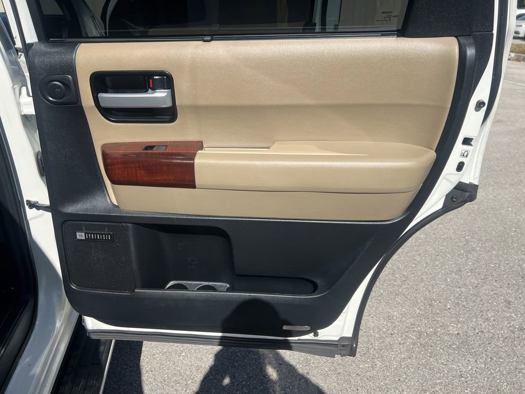 Used 2014 Toyota Sequoia Platinum image 36