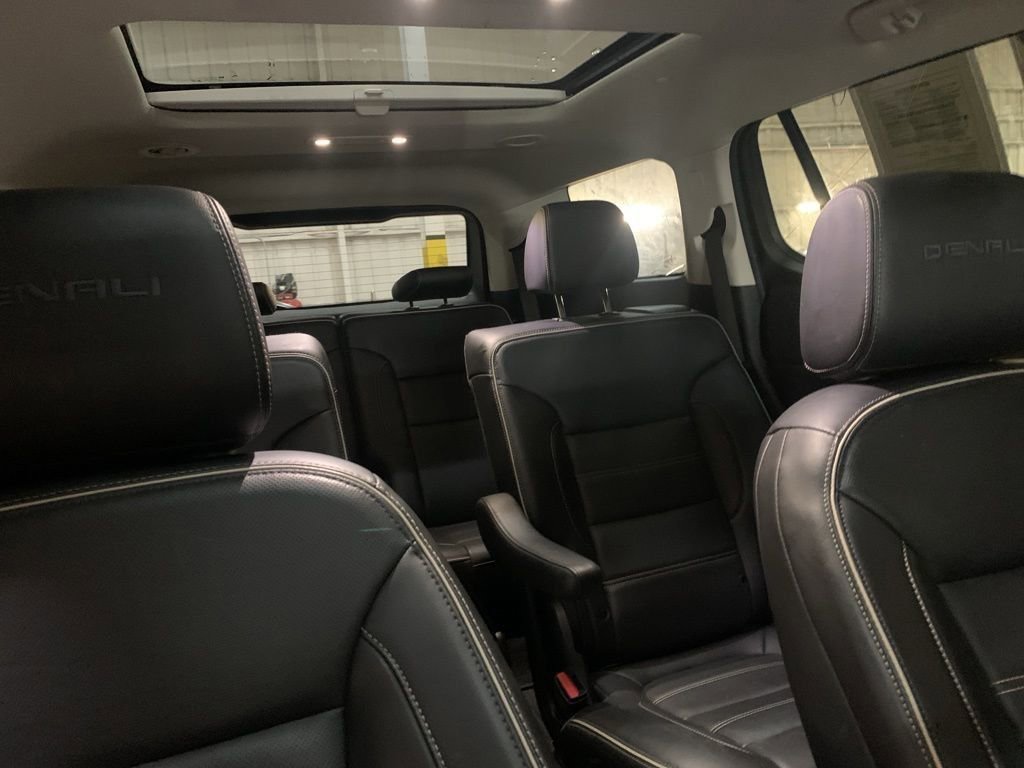 Used 2022 GMC Acadia Denali image 18