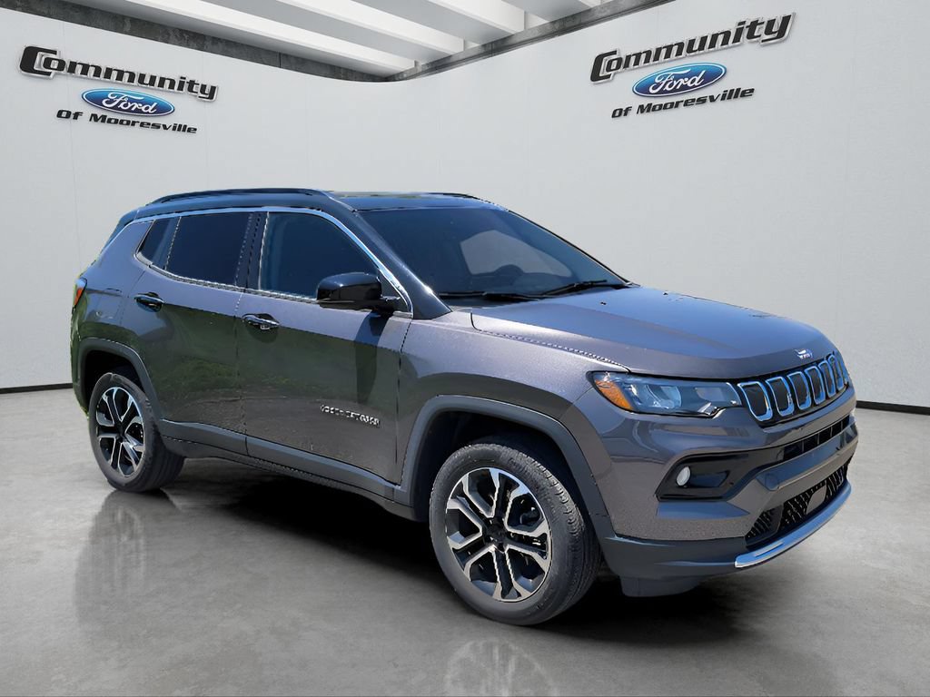 Used 2022 Jeep Compass Limited w/ Sun and Sound Group AWD/4WD image 3