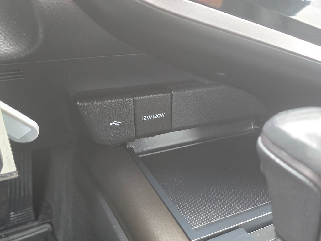 Used 2023 Toyota Camry SE AWD/4WD image 23