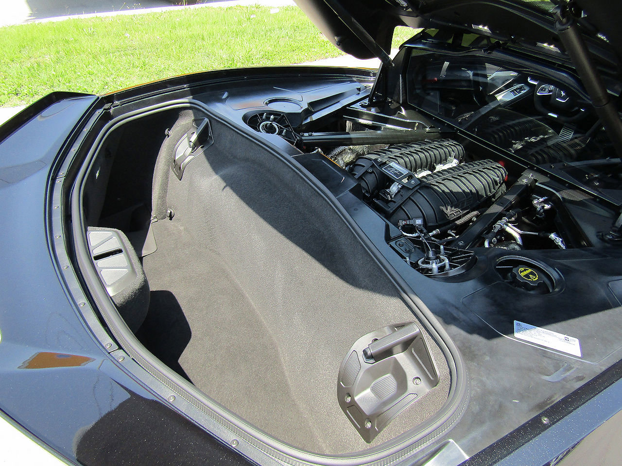 Used 2024 Chevrolet Corvette Z06 RWD image 21