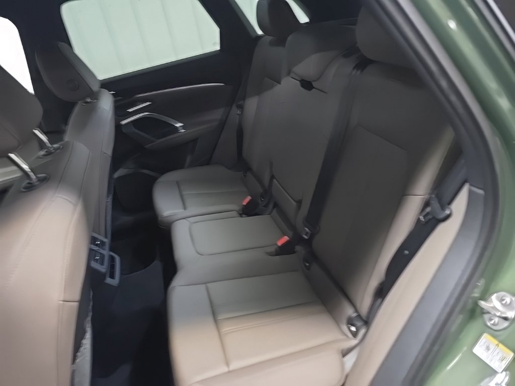 Used 2025 Audi Q5 Premium Plus w/ Premium Plus AWD/4WD image 32