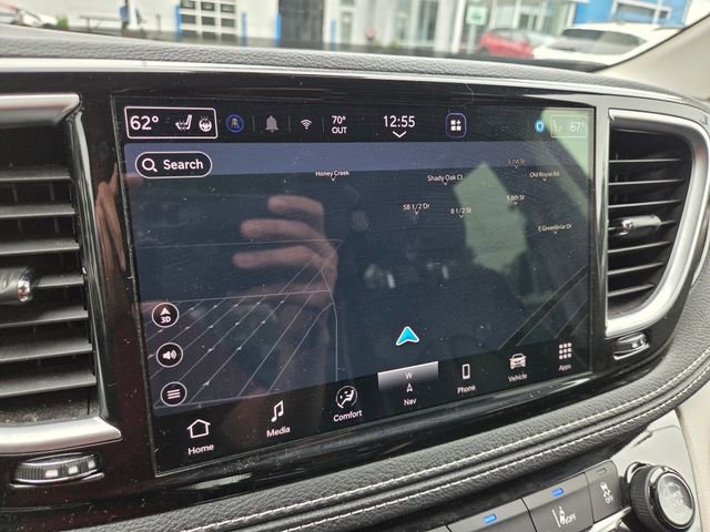 Used 2023 Chrysler Pacifica Limited FWD image 16