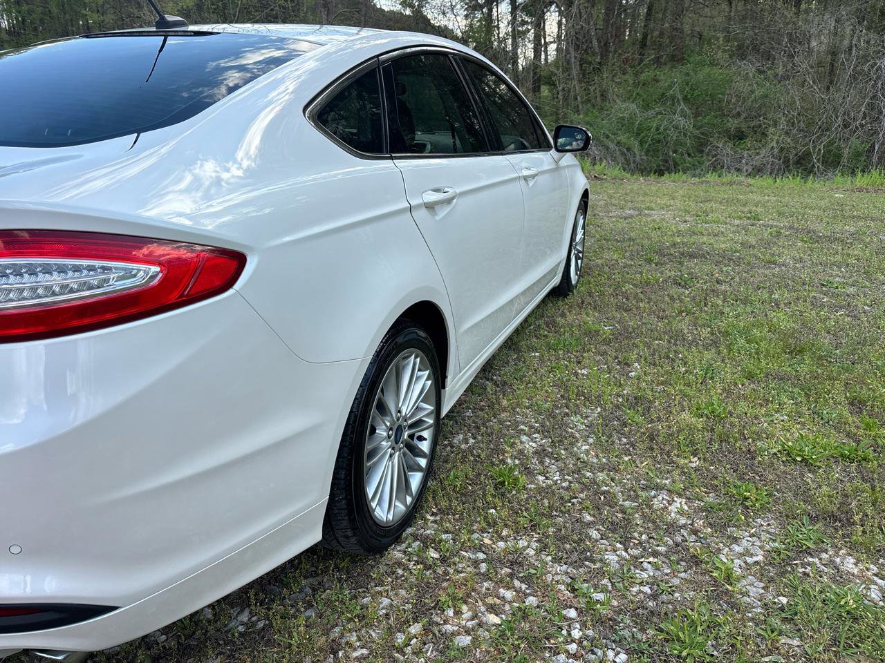 Used 2016 Ford Fusion SE w/ Equipment Group 202A image 8
