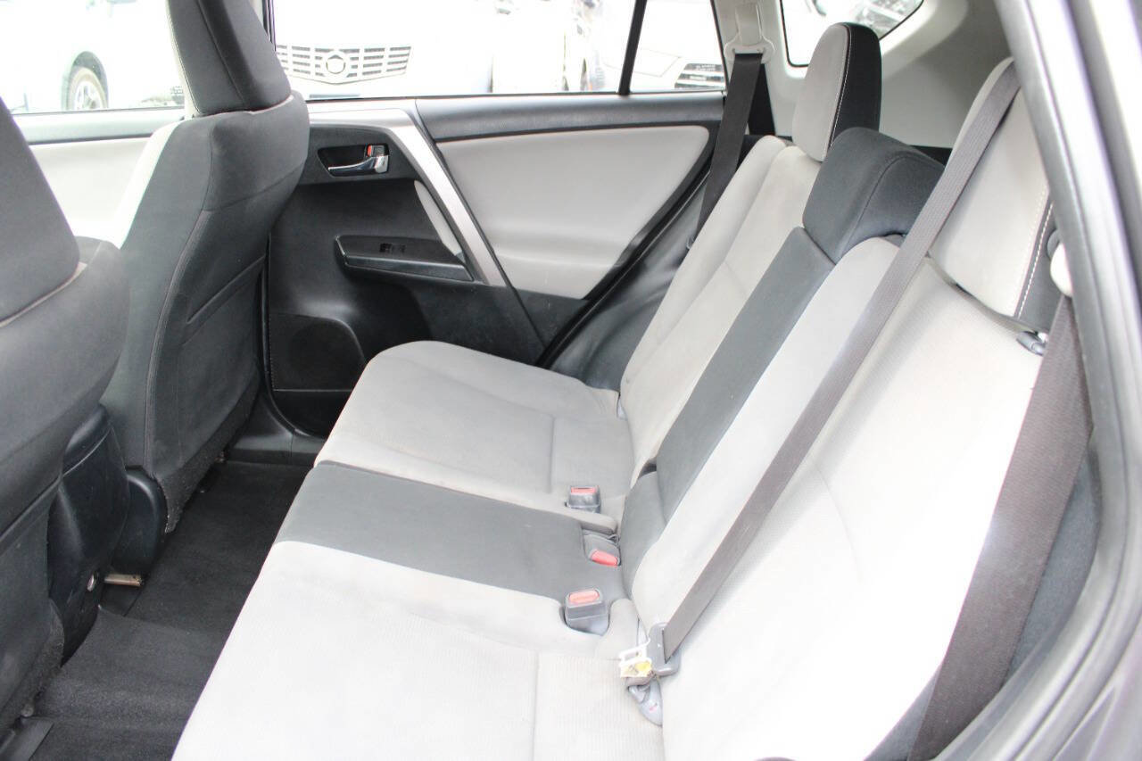 Used 2017 Toyota RAV4 XLE image 19